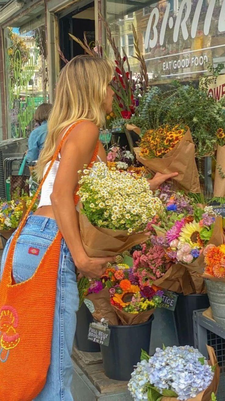 Eternal Spring's Delight: Lush Blossom Array
